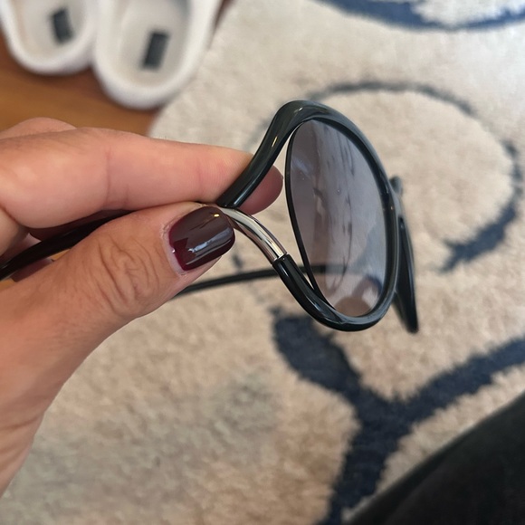 Tom Ford Elegant Black Sunglasses main image 4